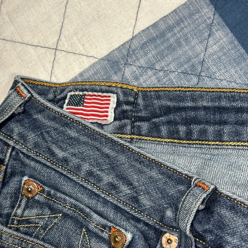True Religion Brand Jeans Mens 32 Straight Leg Blue Denim Made in USA Low Rise